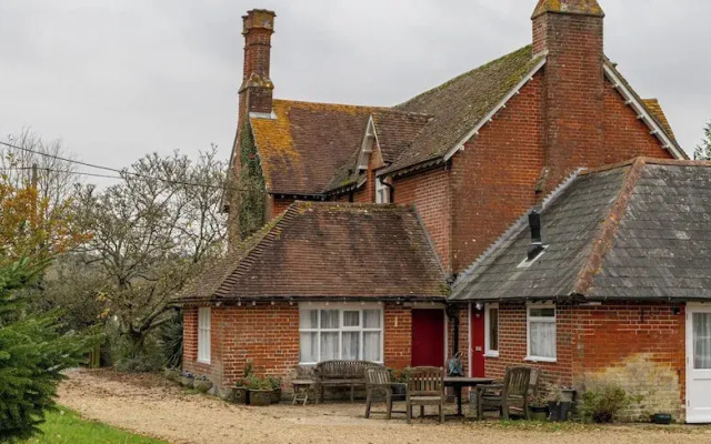 Tranquil Forest Retreat in Brockenhurst