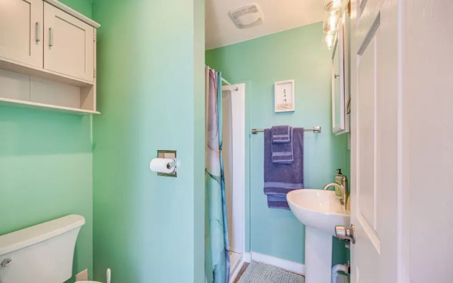 Pet-friendly Moclips Home: Walk to Mocrocks Beach!