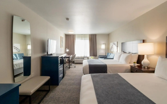 Oxford Suites Portland - Jantzen Beach