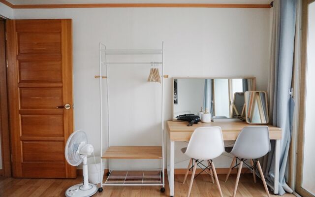 Hongdae One House Quad Room