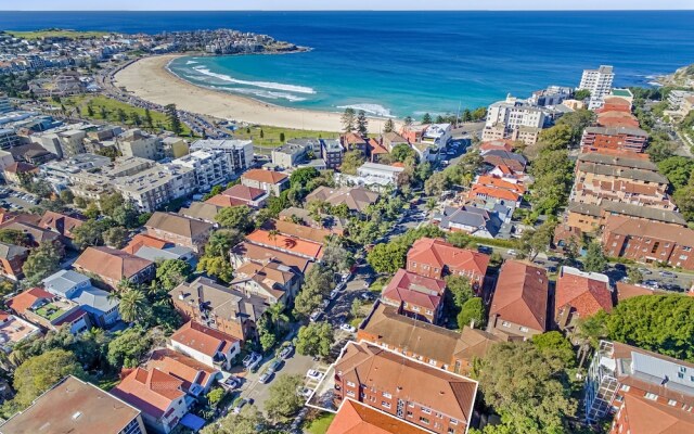 Bondi Beach Peach