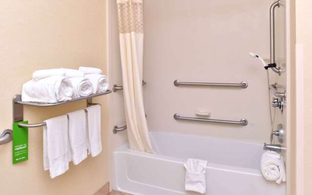 Hampton Inn & Suites Muncie