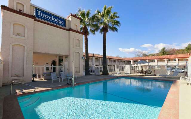 Travelodge by Wyndham Redding CA