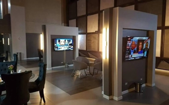 Hotel Pueblo Amigo Plaza & Casino