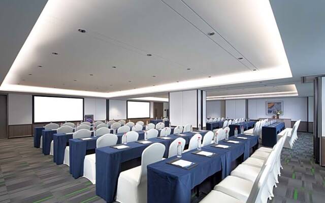 Hampton by Hilton Shantou Railway Station