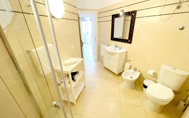 Branco Suites - Rooms & Holiday Apartments