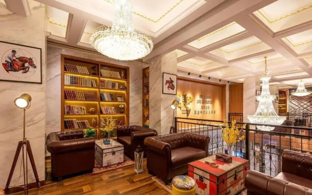 JAMES JOYCE Coffetel (Yinxu Scenic Spot Store, Wenfeng Avenue, Anyang Railway Station)
