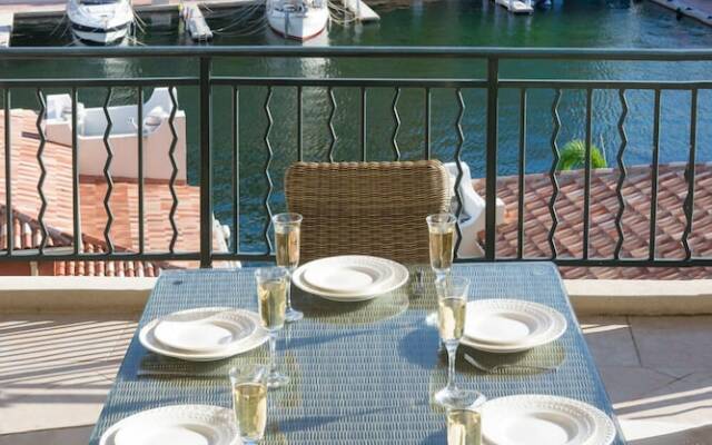 Aqua Vue by Island Properties Online