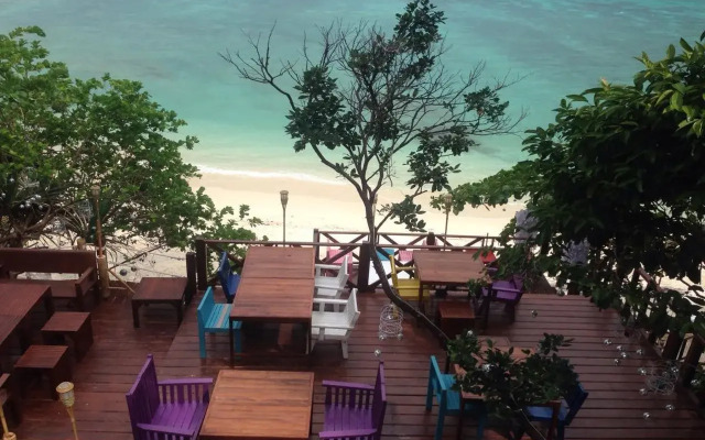 Phuritra Sabai Resort