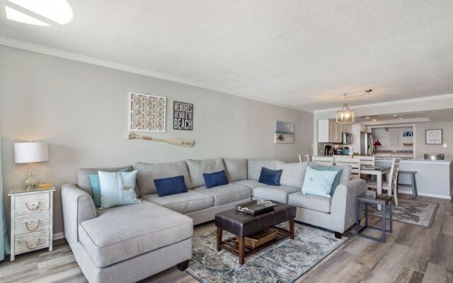 Shoreline 1114 Condo by RedAwning