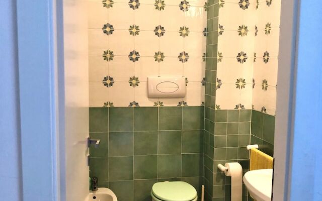 Leo Seaview Apartment