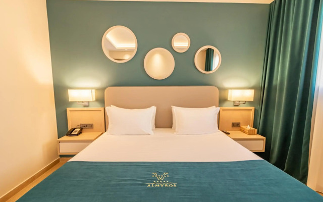 Almуros Beach Resort and Spa