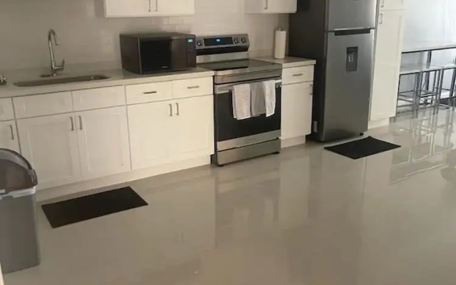 Charming 3-bed Apartment in Portmore With Pool