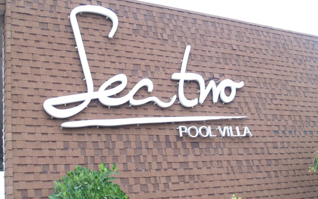 Sea Two Pool Villa Resort