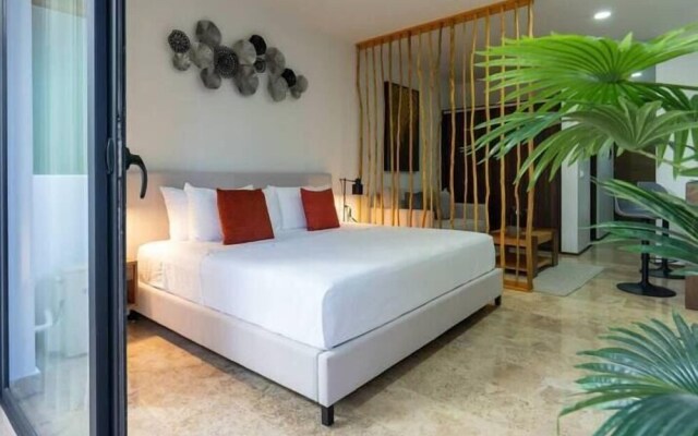 Stylish Studios Pool Near Beach