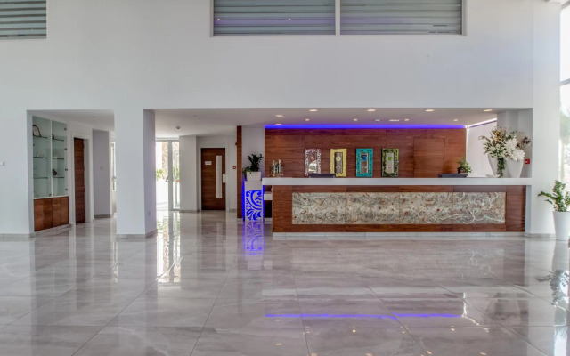 Nicholas Color Hotel