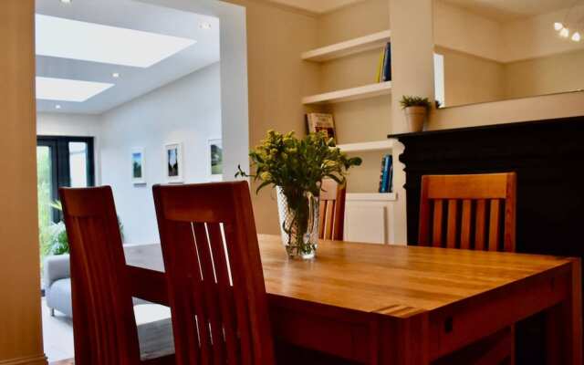 Newly Renovated 2 Bedroom Georgian House in Fairview