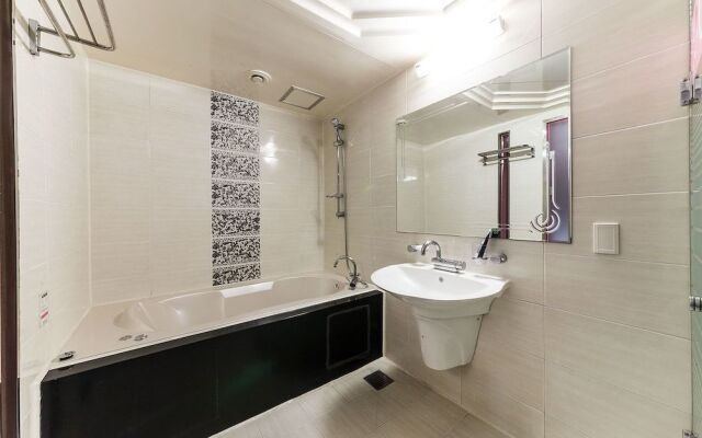 Hotel C&