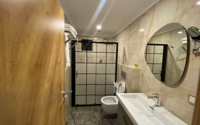Rena Grand Residence & Suite