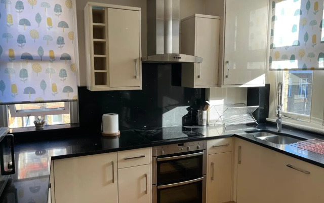 Stunning 1 Bedroom in Stunning Location - Mayfair Area