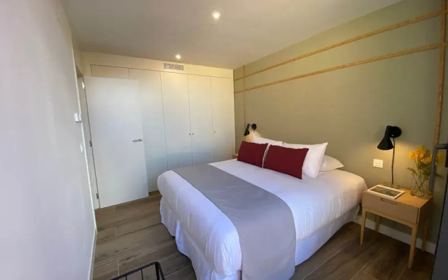 w Stylish 2BR w Sunny Terrace in Chueca