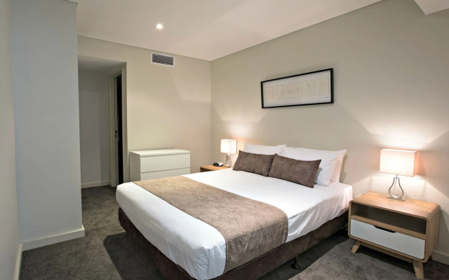 Adelaide Dress Circle Apartments - North Terrace