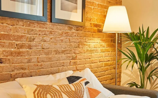 Charming Modern Apt in Trendy Gracia 5PP by Myrentalhost