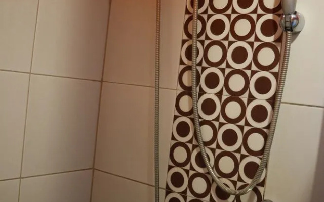 OYO 543 Negrense Suites