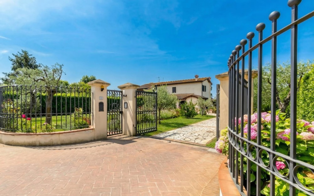 Villa Pallina With Pool