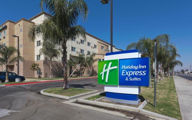 Holiday Inn Express and Suites Bakersfield Central, an IHG Hotel