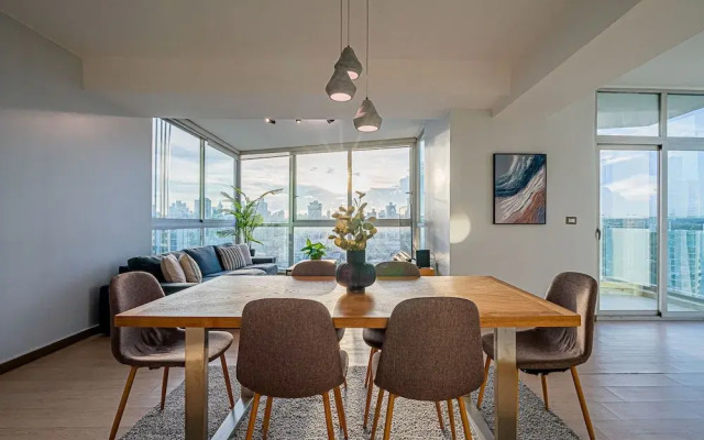 w Prestigious 2BR w Perfect Balcony View