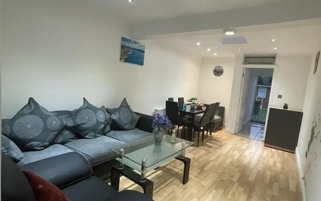 North Avenue Guest House Ltd, Heathrow Airport-Free Parking