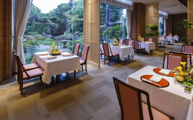 Hotel Pearl Garden