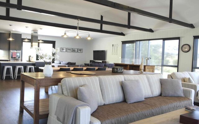 Hamptons on the Bay
