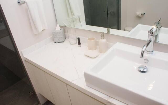 G101N DaVinci Condo 2BR walking distance to the beach