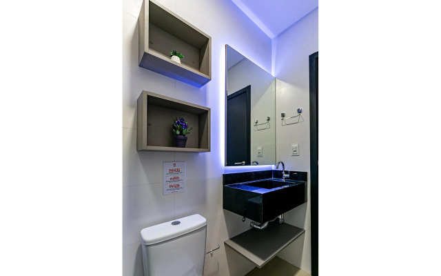 Studio em condomínio c/ piscina 700m praia STI210