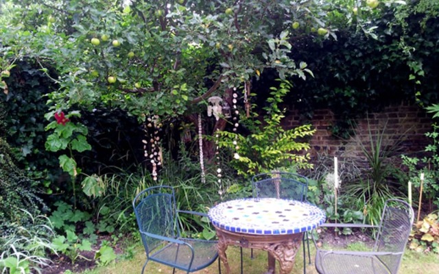 Charming Garden Flat In Central London