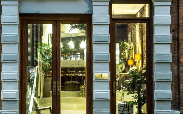 The Cow Hollow Hotel