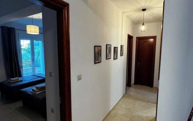 Skiathos Center Stylish 2 Bd w Balcony