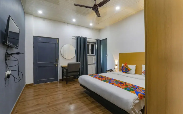 Fabhotel Super 3 Premium Ii