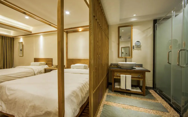 Wuyishan Old Street Hill Lodge