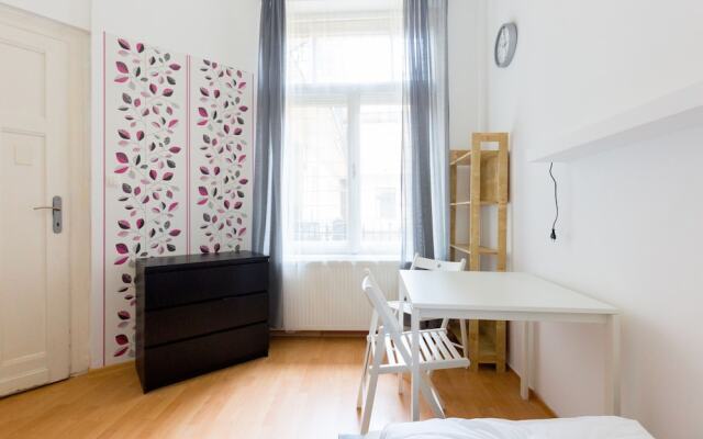 Budapest Apart-NAM-Queen Room