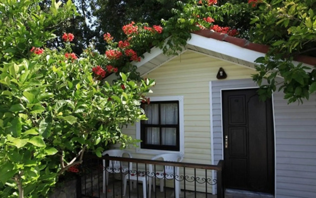 Leda Beach Hotel