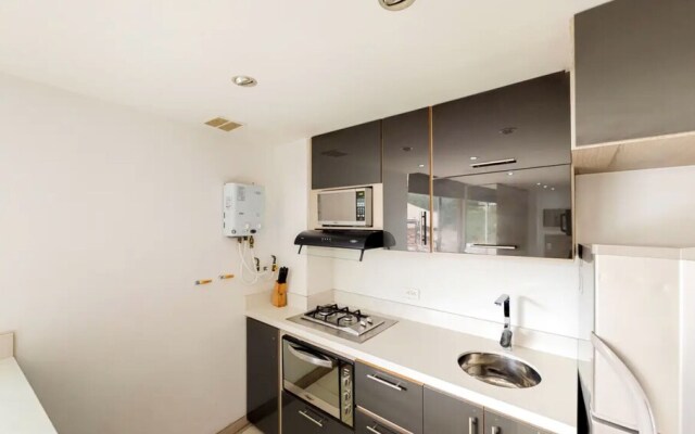 Comfortable city studio with balcony 810