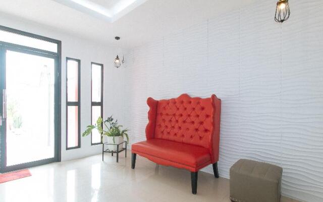 Reddoorz Plus @ D'builders Poblacion - Bgc