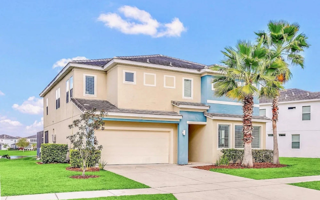 Waterfront Pet-friendly Home w Pool-spa-games-bbq