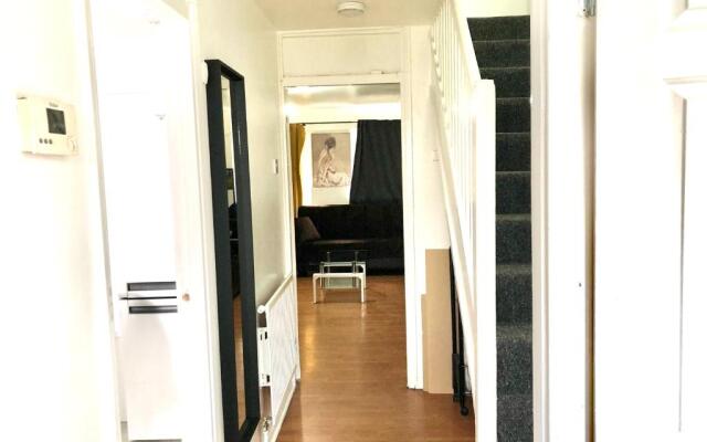 London Stratford 4 Bedrooms Apartment