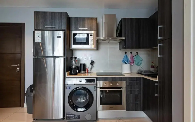 AmberCity Apartment at Embassy