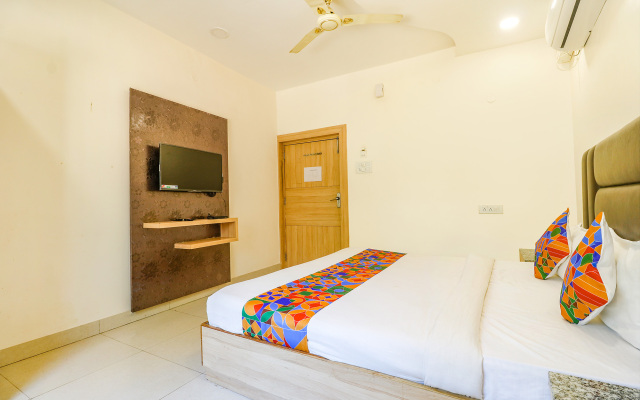 FabHotel Royal Aanandam