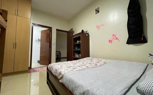 Room-nshuti Spacious Quiet Rm For Short
